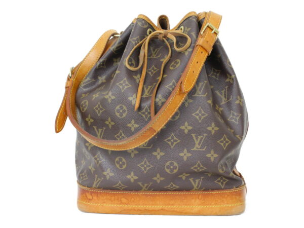 imgrc0075272549 Louis Vuitton Noe Shoulder Bag Monogram Canvas Brown