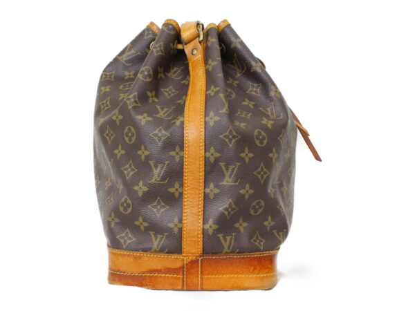 imgrc0075272551 Louis Vuitton Noe Shoulder Bag Monogram Canvas Brown