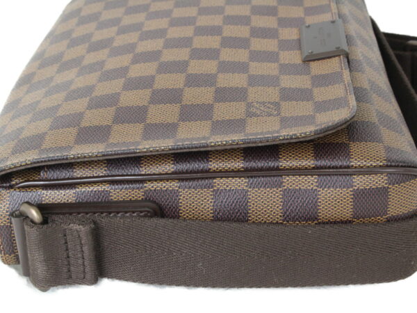 imgrc0075298839 Louis Vuitton District PM Damier Ebene Shoulder Bag