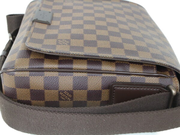 imgrc0075298840 Louis Vuitton District PM Damier Ebene Shoulder Bag