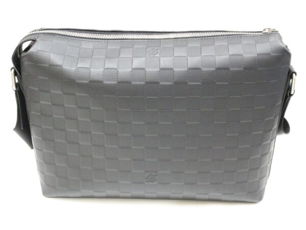 imgrc0075369161 Louis Vuitton Discovery Messenger Bag Damier Infini Leather