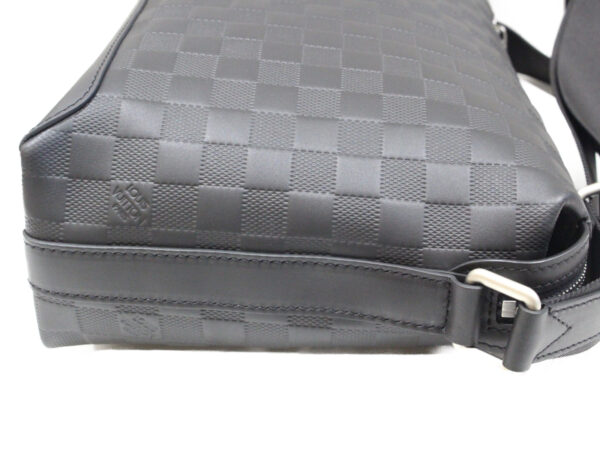 imgrc0075369163 Louis Vuitton Discovery Messenger Bag Damier Infini Leather