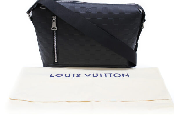 imgrc0075369171 Louis Vuitton Discovery Messenger Bag Damier Infini Leather