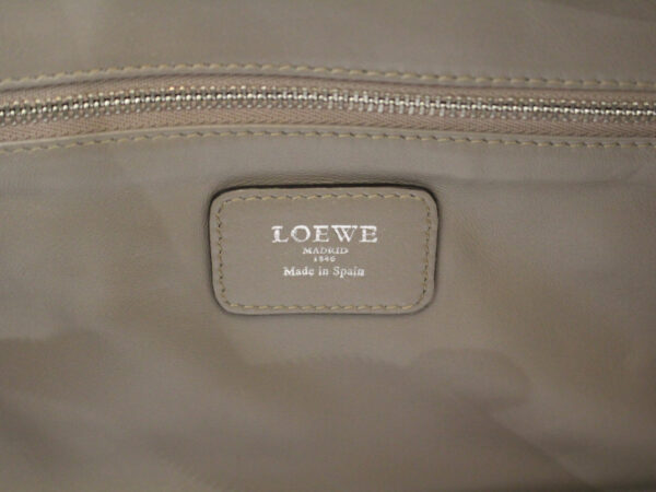 imgrc0075397285 Loewe Amazona Handbag Leather Beige