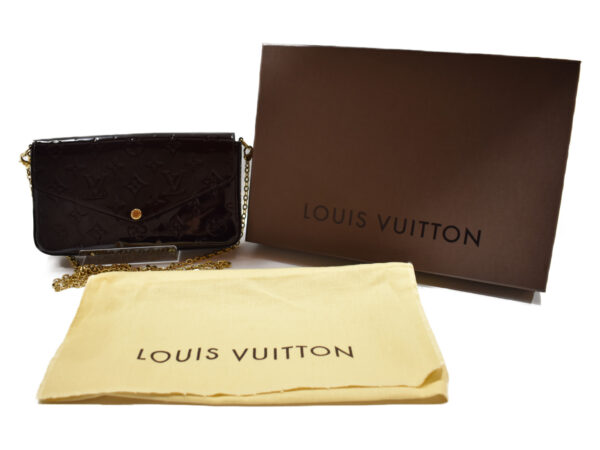 imgrc0075414341 Louis Vuitton Pochette Félicie Chain Wallet Vernis Amarant