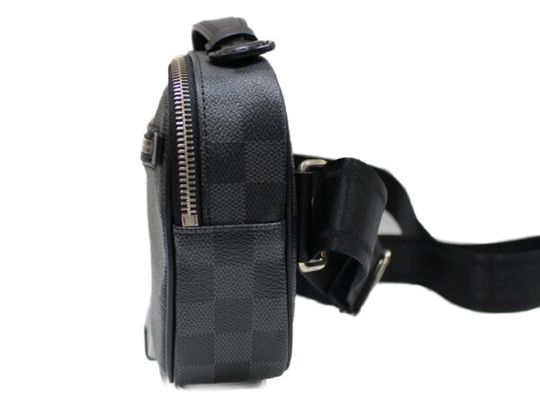 imgrc0075827714 Louis Vuitton Umbrella Damier Graphite Waist Pouch