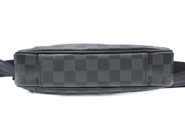 imgrc0075827716 Louis Vuitton Umbrella Damier Graphite Waist Pouch