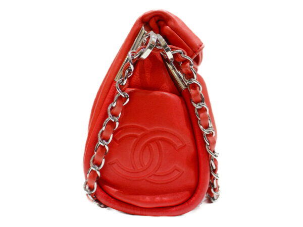 imgrc0076066216 Chanel Chain Shoulder Bag Salmon Pink Calfskin