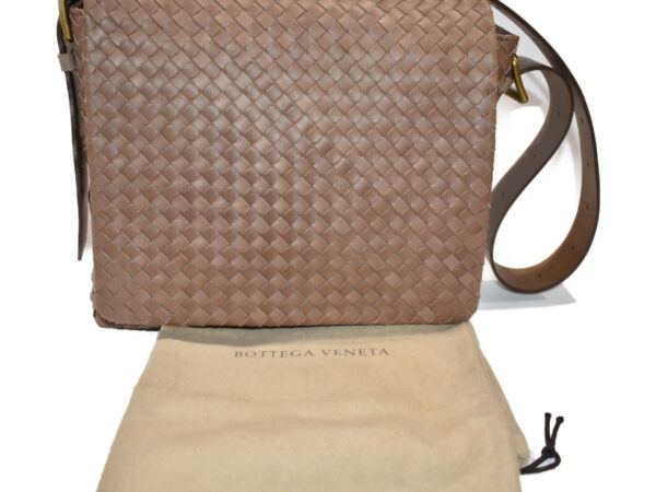 imgrc0076166703 Bottega Veneta Crossbody Bag Leather Brown