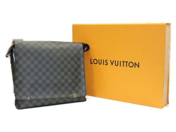 imgrc0076181682 Louis Vuitton District MM NM Damier Graphite Messenger Bag