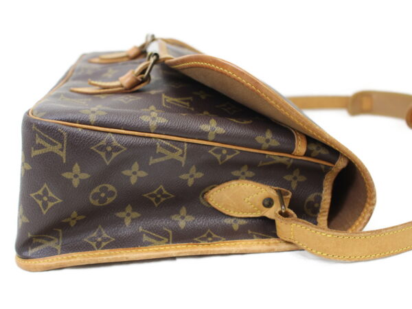 imgrc0076195755 Louis Vuitton Gibeciere GM Shoulder Bag Monogram