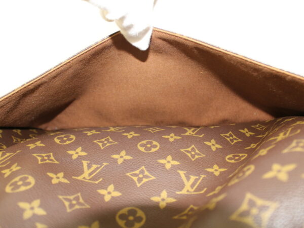 imgrc0076195761 Louis Vuitton Gibeciere GM Shoulder Bag Monogram