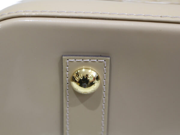 imgrc0076249057 Louis Vuitton Alma Handbag Vernis Ivory