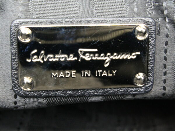 imgrc0076307721 Salvatore Ferragamo Gancini Handbag Leather Black