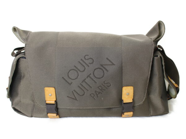 imgrc0076357848 Louis Vuitton Berrier Damier Jean Shoulder Bag Gray