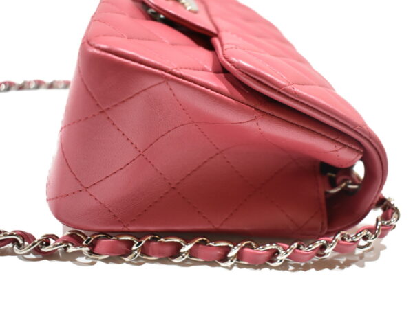 imgrc0076364736 Chanel Mini Flap Lambskin Shoulder Bag Pink