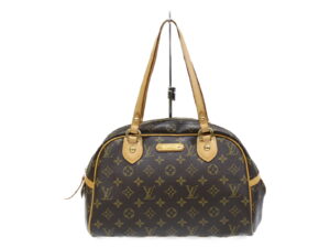 imgrc0076419755 Louis Vuitton Elanga Anpoche Taiga Bag Epicea