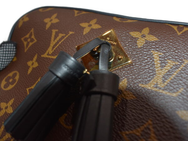 imgrc0076607548 Louis Vuitton Saintonge Shoulder Bag Monogram Brown Black