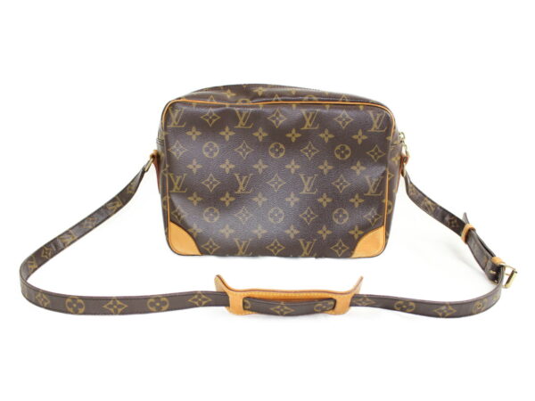 imgrc0076659681 Louis Vuitton Nile Shoulder Bag Monogram Brown