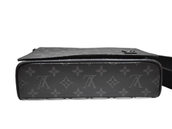 imgrc0076695334 Louis Vuitton District PM NM Shoulder Bag Monogram Eclipse Gray