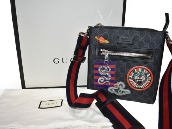 imgrc0076714994 Gucci GG Supreme Messenger Bag Leather Gray