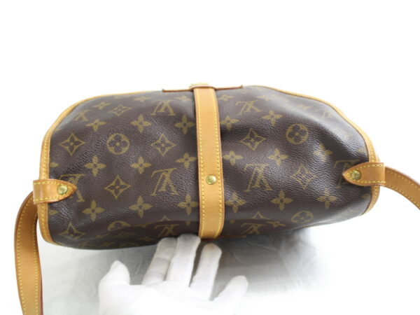 imgrc0076724748 Louis Vuitton Saumur 30 Shoulder Bag Monogram Brown