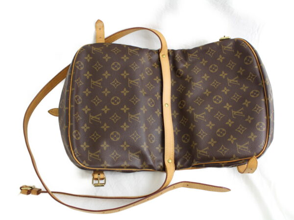 imgrc0076724786 Louis Vuitton Saumur 30 Shoulder Bag Monogram Brown