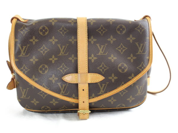 imgrc0076724836 Louis Vuitton Saumur 30 Shoulder Bag Monogram Canvas Brown