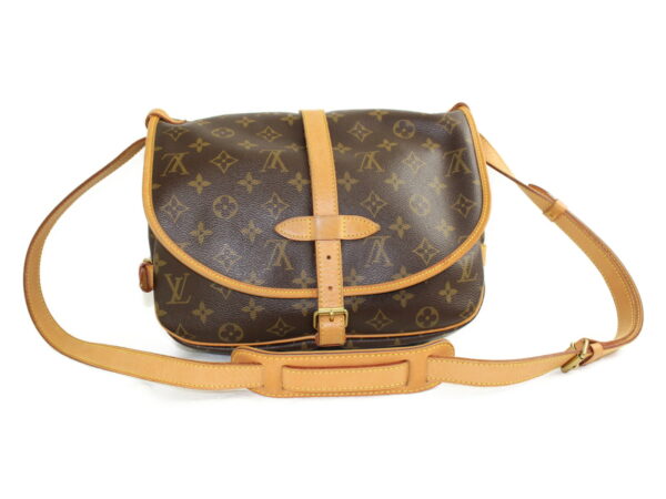 imgrc0076724837 Louis Vuitton Saumur 30 Shoulder Bag Monogram Canvas Brown