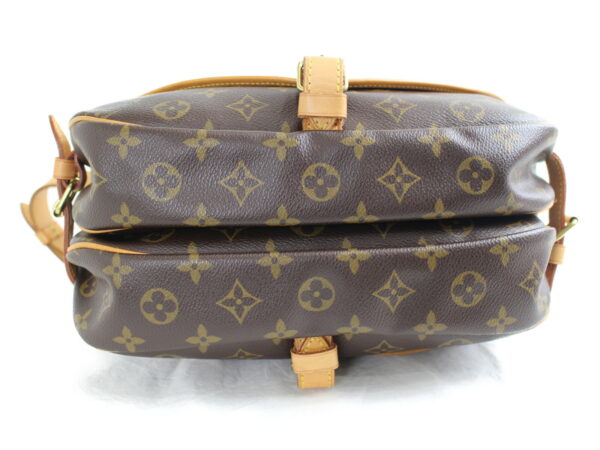 imgrc0076724840 Louis Vuitton Saumur 30 Shoulder Bag Monogram Canvas Brown