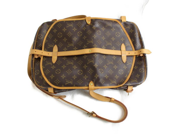 imgrc0076724842 Louis Vuitton Saumur 30 Shoulder Bag Monogram Canvas Brown