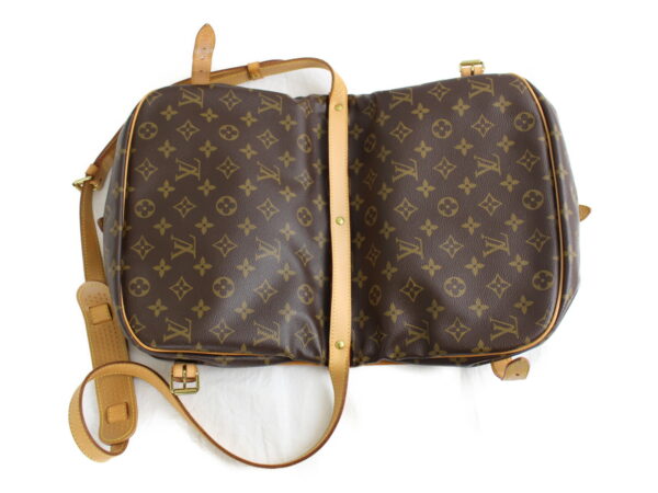 imgrc0076724843 Louis Vuitton Saumur 30 Shoulder Bag Monogram Canvas Brown