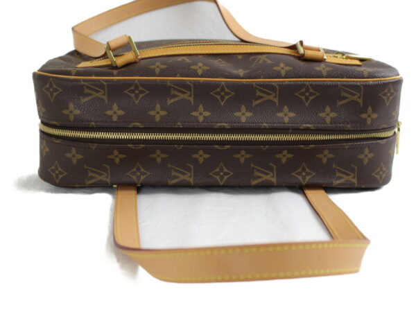 imgrc0076724941 Louis Vuitton Cite Gm Handbag Monogram Canvas Brown