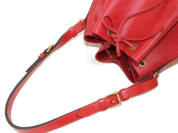 imgrc0076866553 Louis Vuitton Noe Bucket Shoulder Bag Epi Leather Castilian Red