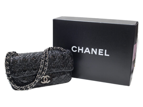 imgrc0076873660 Chanel Flower CC Stitch Patent Leather Chain Shoulder Bag Black