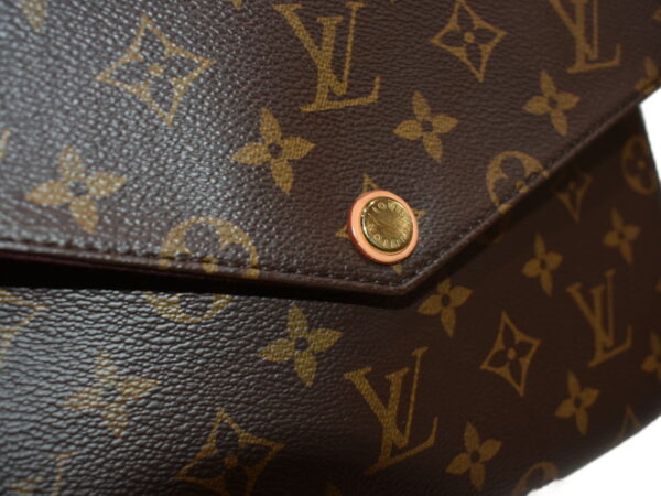 imgrc0076997484 Louis Vuitton Mabillon Shoulder Bag Monogram Brown