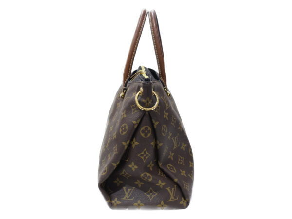 imgrc0076999629 Louis Vuitton Pallas Monogram Shoulder Bag Noir