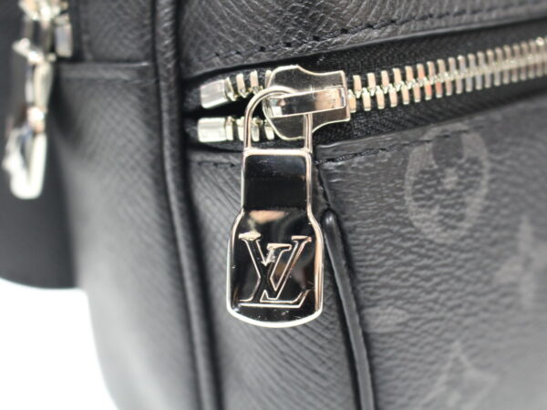 imgrc0077012668 Louis Vuitton Bum Bag Outdoor Monogram Eclipse Taiga