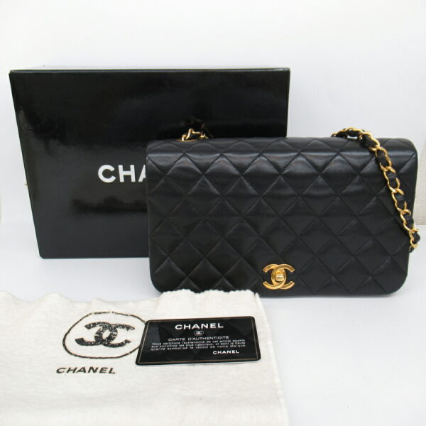 imgrc0077086292 Chanel Matelasse Single Chain Shoulder Bag