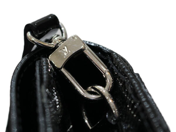 imgrc0077155968 Louis Vuitton Sevignier Shoulder Bag Enamel Epi Noir