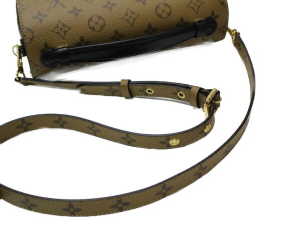 imgrc0077168377 Louis Vuitton Pochette Metis MM Monogram Reverse Shoulder Bag