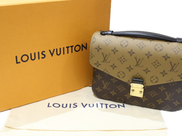 imgrc0077168380 Louis Vuitton Pochette Metis MM Monogram Reverse Shoulder Bag