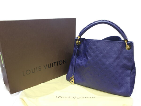 imgrc0077292674 Louis Vuitton Artsy MM Empreinte Celeste Tote Bag