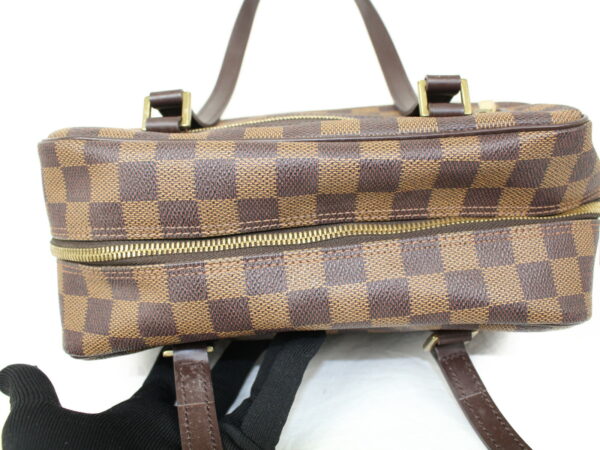 imgrc0077359891 Louis Vuitton Cite MM Damier Shoulder Bag