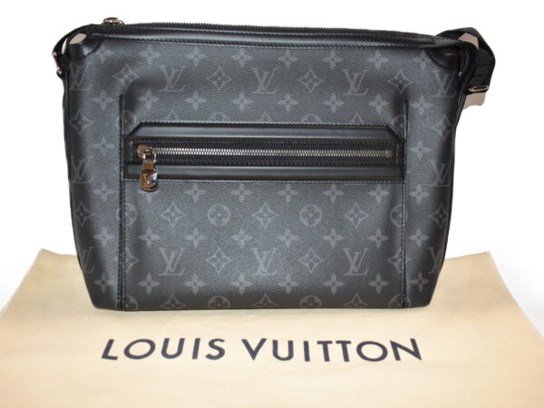 imgrc0077388697 Louis Vuitton Odyssey Messenger PM Bag Monogram Eclipse Gray