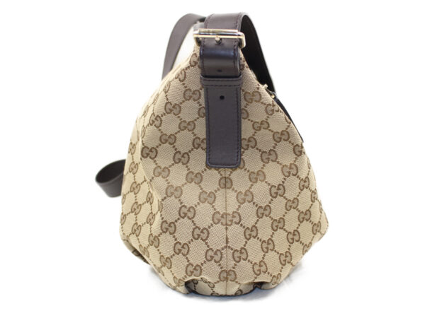 imgrc0077493602 Gucci GG Canvas Shoulder Bag Canvas Leather Beige Brown