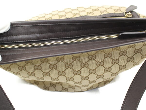 imgrc0077493604 Gucci GG Canvas Shoulder Bag Canvas Leather Beige Brown