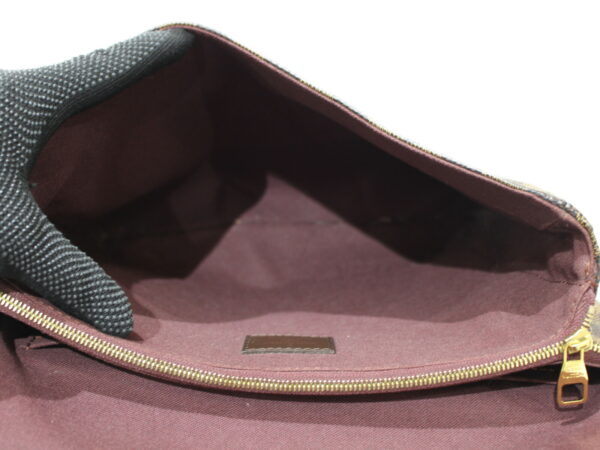 imgrc0077554362 Louis Vuitton Hoxton GM Damier Shoulder Bag