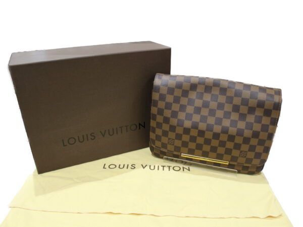 imgrc0077554368 Louis Vuitton Hoxton GM Damier Shoulder Bag