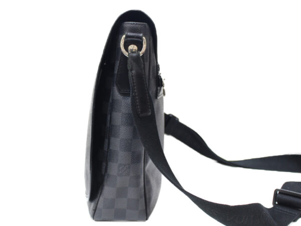 imgrc0077814872 Louis Vuitton Daniel MM Damier Graphite Shoulder Bag